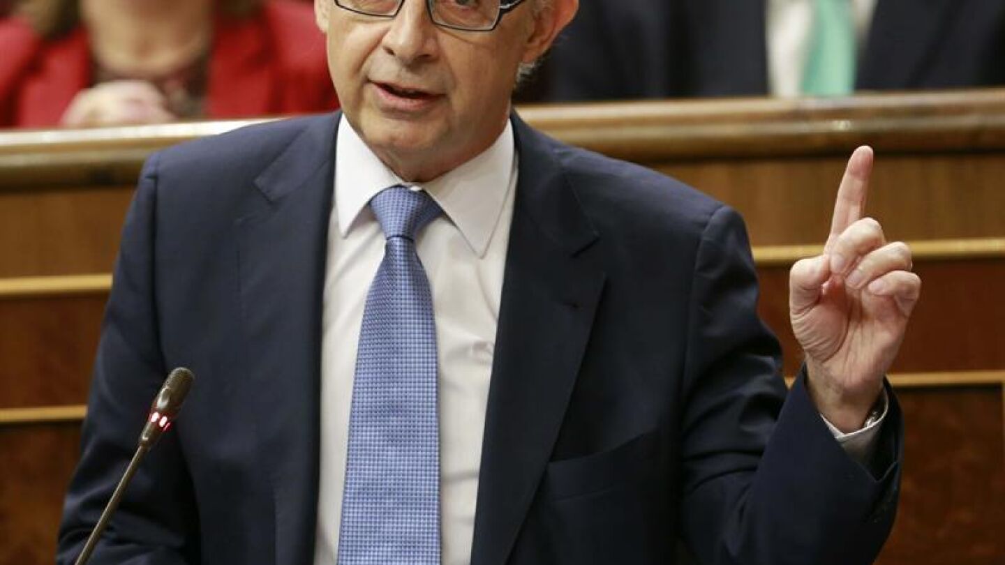 El ministro Crist&oacute;bal Montoro, en el Congreso
