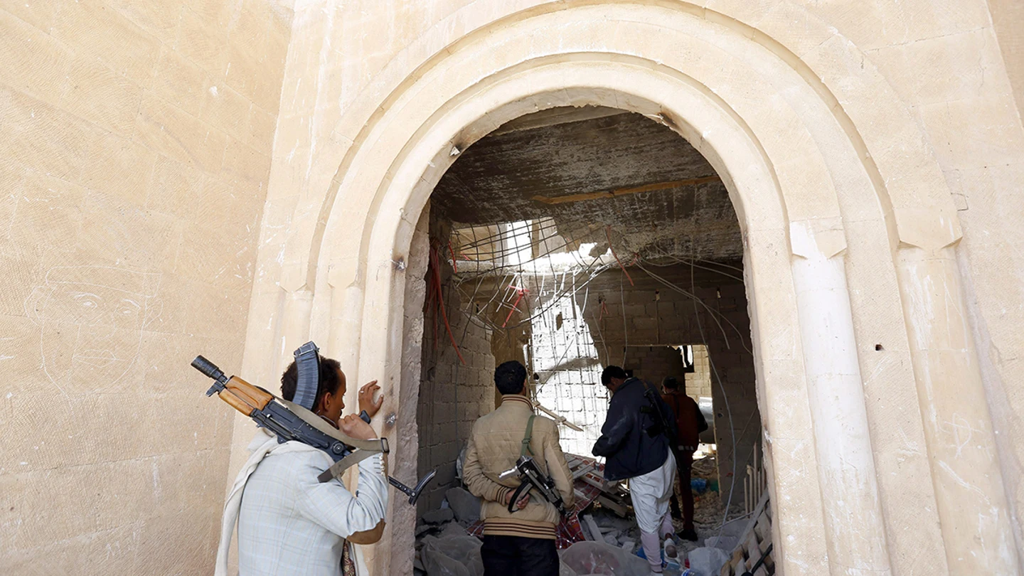 Enfrentamientos entre los milicianos chiíes de los hutíes y los seguidores del presidente de Yemen Enfrentamientos entre los milicianos chiíes de los hutíes y los seguidores del presidente de Yemen