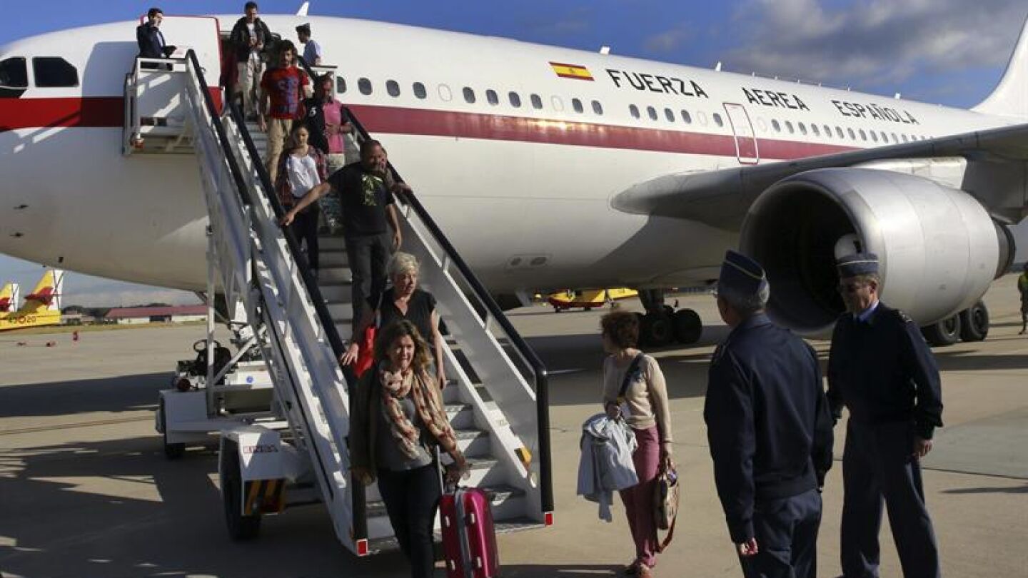 Aterriza en Madrid el avi&oacute;n del Ej&eacute;rcito con 44 espa&ntilde;oles evacuados de Nepal
