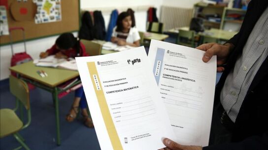 Empiezan las 'revalidas' de la LOMCE con llamadas a la insumisi&oacute;n