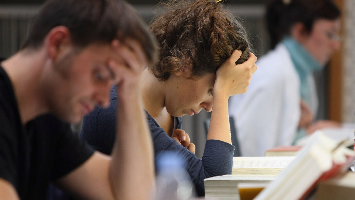 Estudiantes antes de los ex&aacute;menes