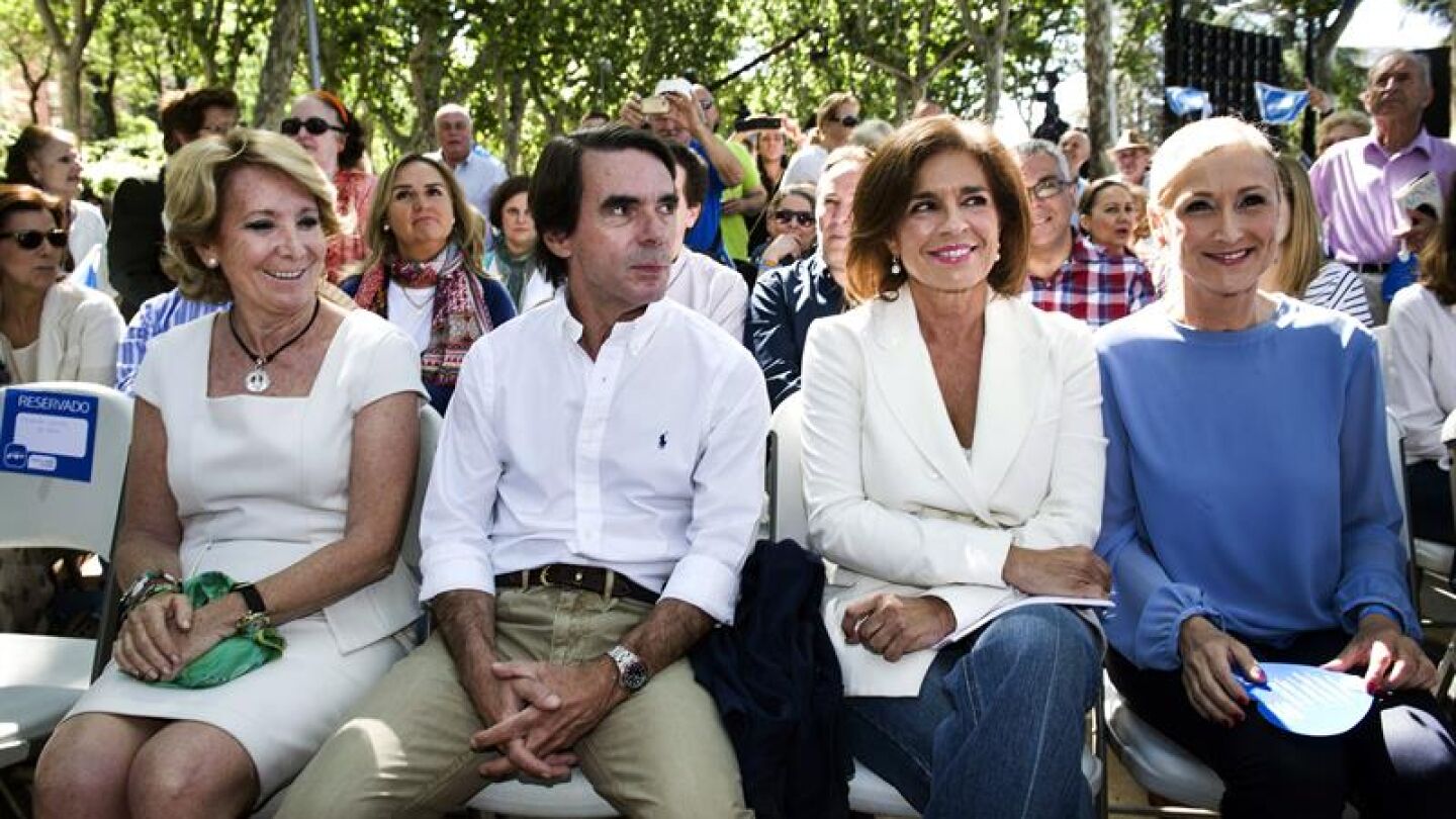 Jos&eacute; Mar&iacute;a Aznar, Ana Botella y las candidatas Cristina Cifuentes y Esperanza Aguirre en un mitin en Madrid