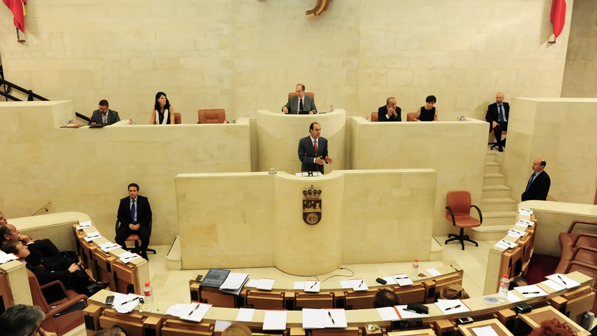 Sesión plenaria en el Parlamento de Cant