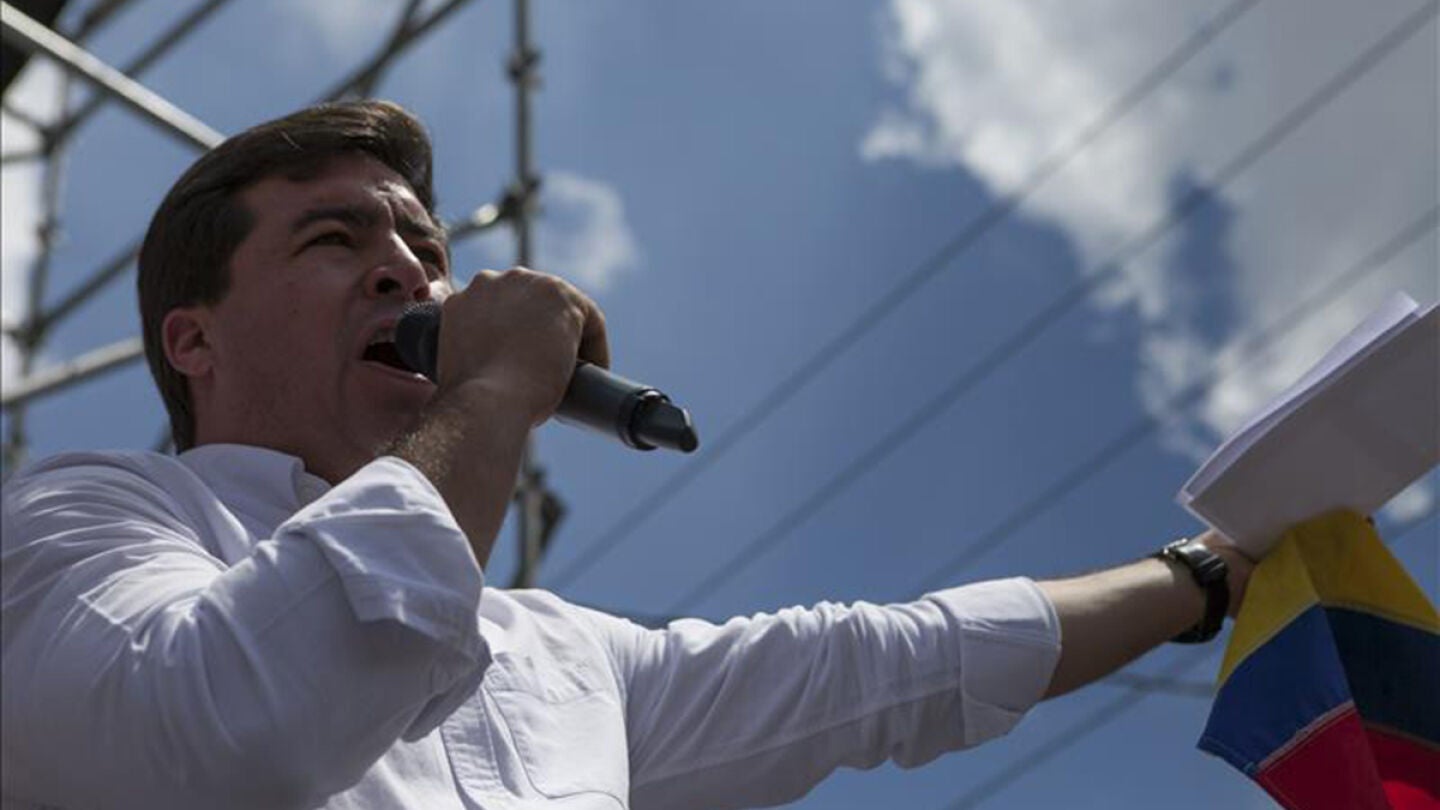 El opositor venezolano Leopoldo L&oacute;pez, preso y acusado por hechos de violencia