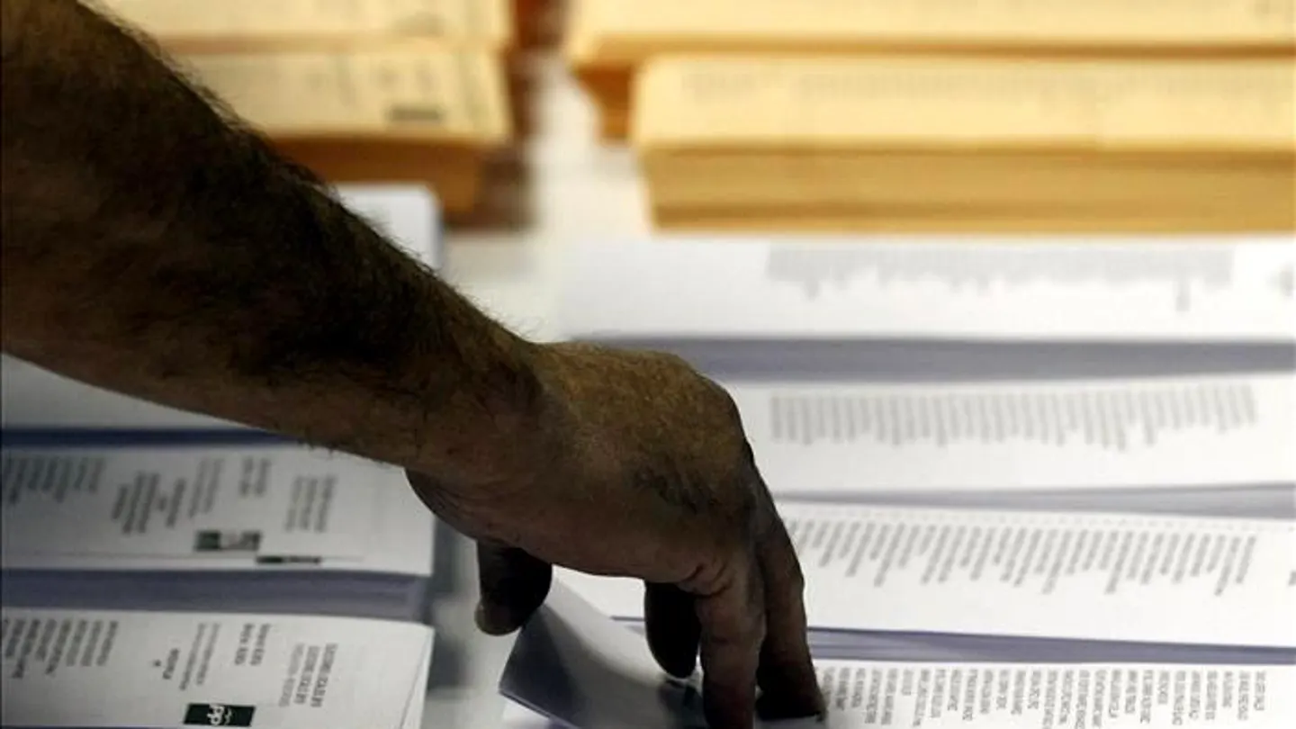 No todos los españoles han podido ejercer su derecho al voto No todos los españoles han podido ejercer su derecho al voto