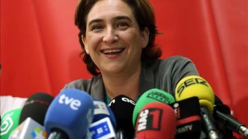La futura alcaldesa de Barcelona, Ana Colau, ya tiene escritas las primeras líneas de su agenda