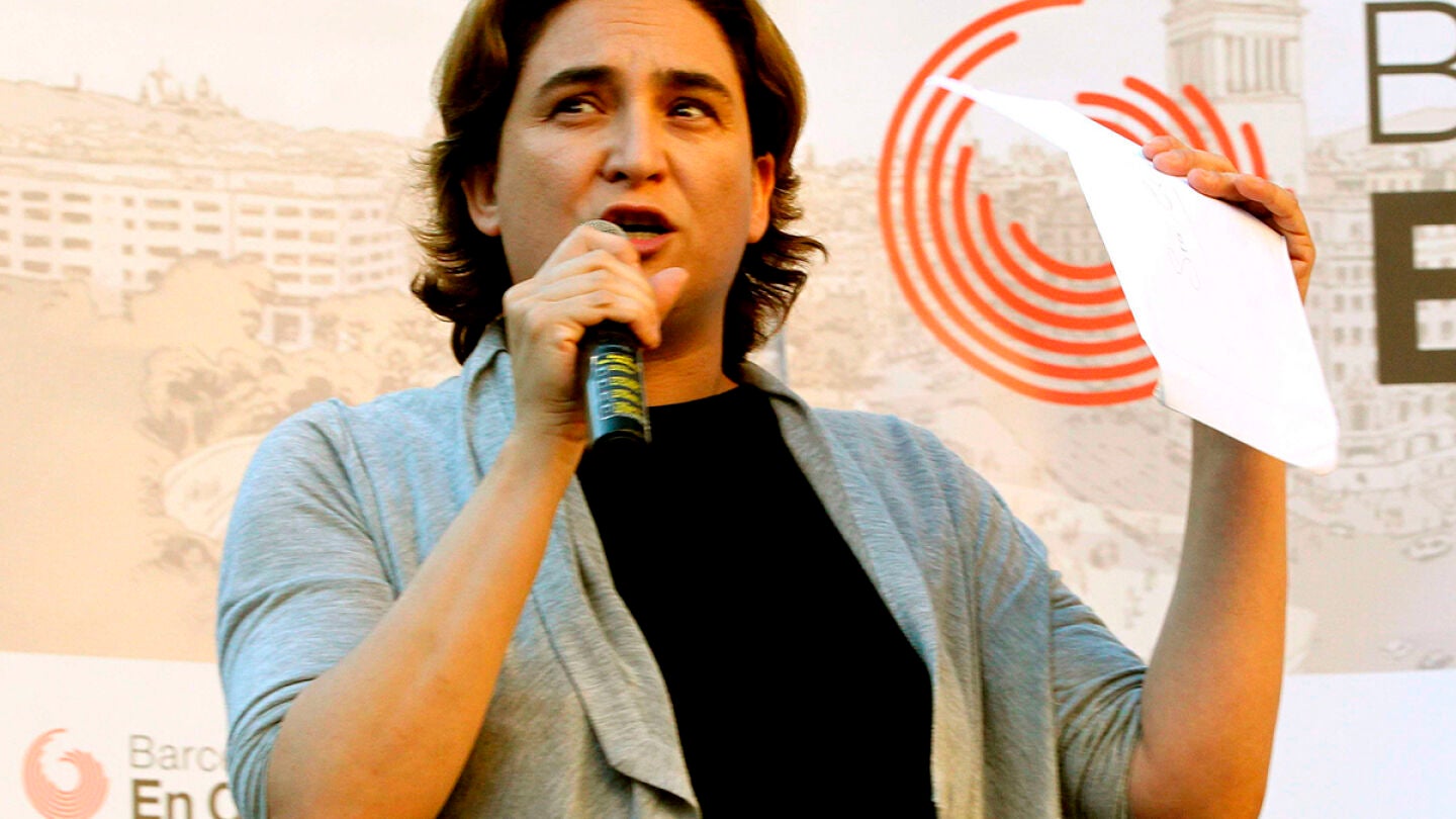 Ada Colau, en una intervenci&oacute;n en Poble Sec.