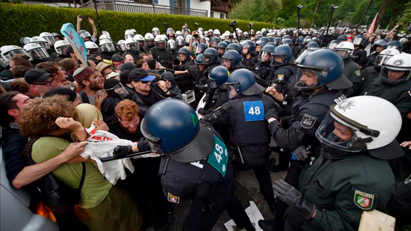 Cargas policiales con gas pimienta en las protestas de Alemania contra el G7