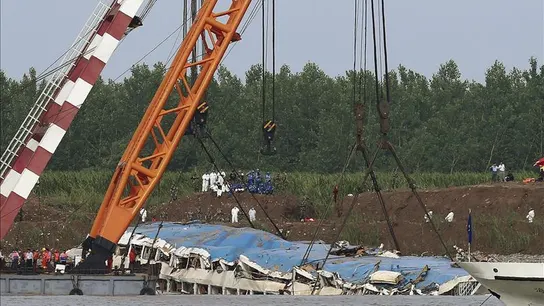 China recupera 396 cuerpos en el naufragio del río Yangtsé China recupera 396 cuerpos en el naufragio del río Yangtsé