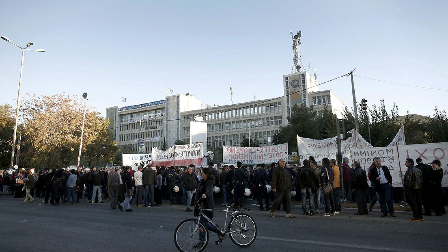 Manifestaci&oacute;n en apoyo a los trabajadores de la televisi&oacute;n p&uacute;blica griega