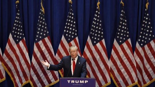 Donald Trum presenta su candidatura