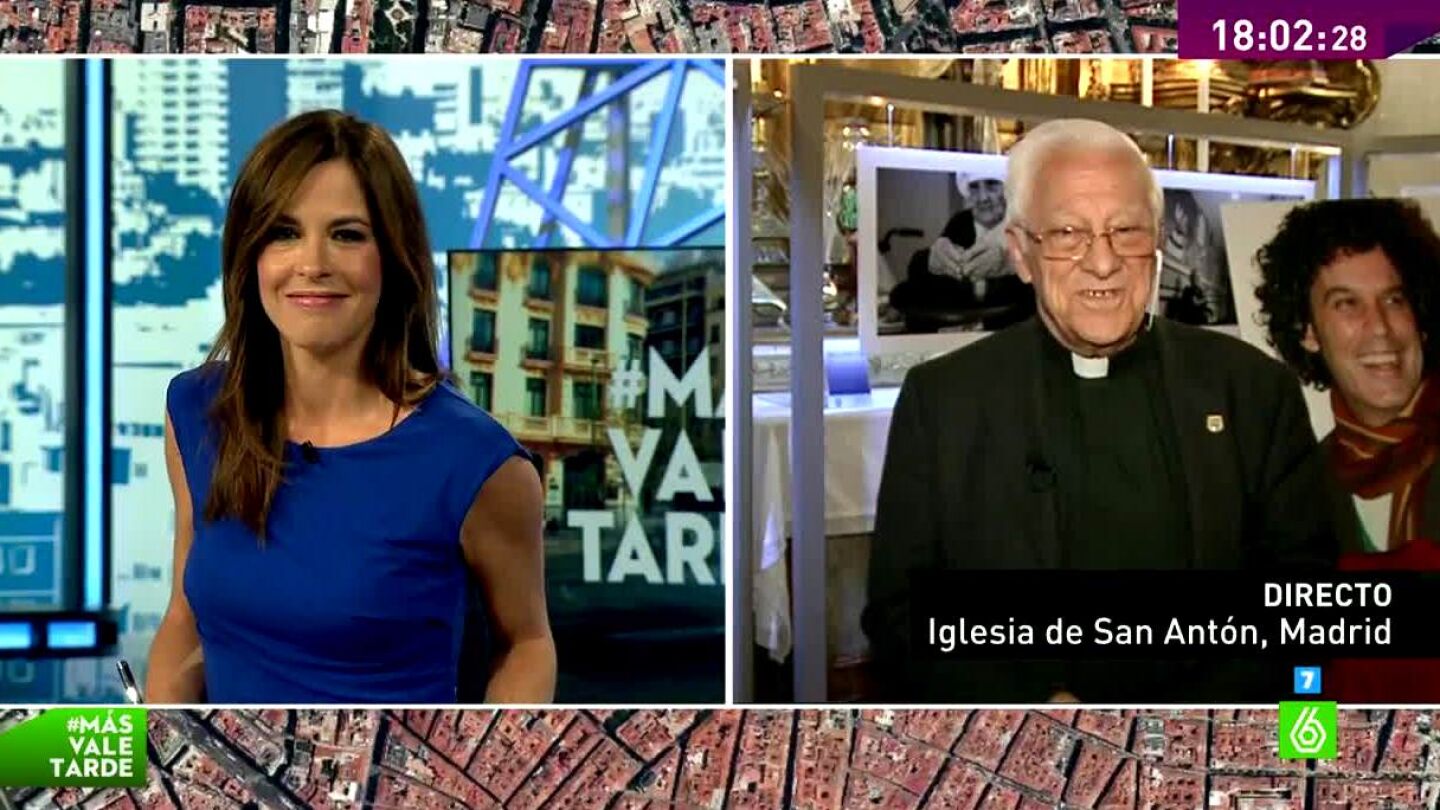 El padre &Aacute;ngel habla con Mamen Mendiz&aacute;bal
