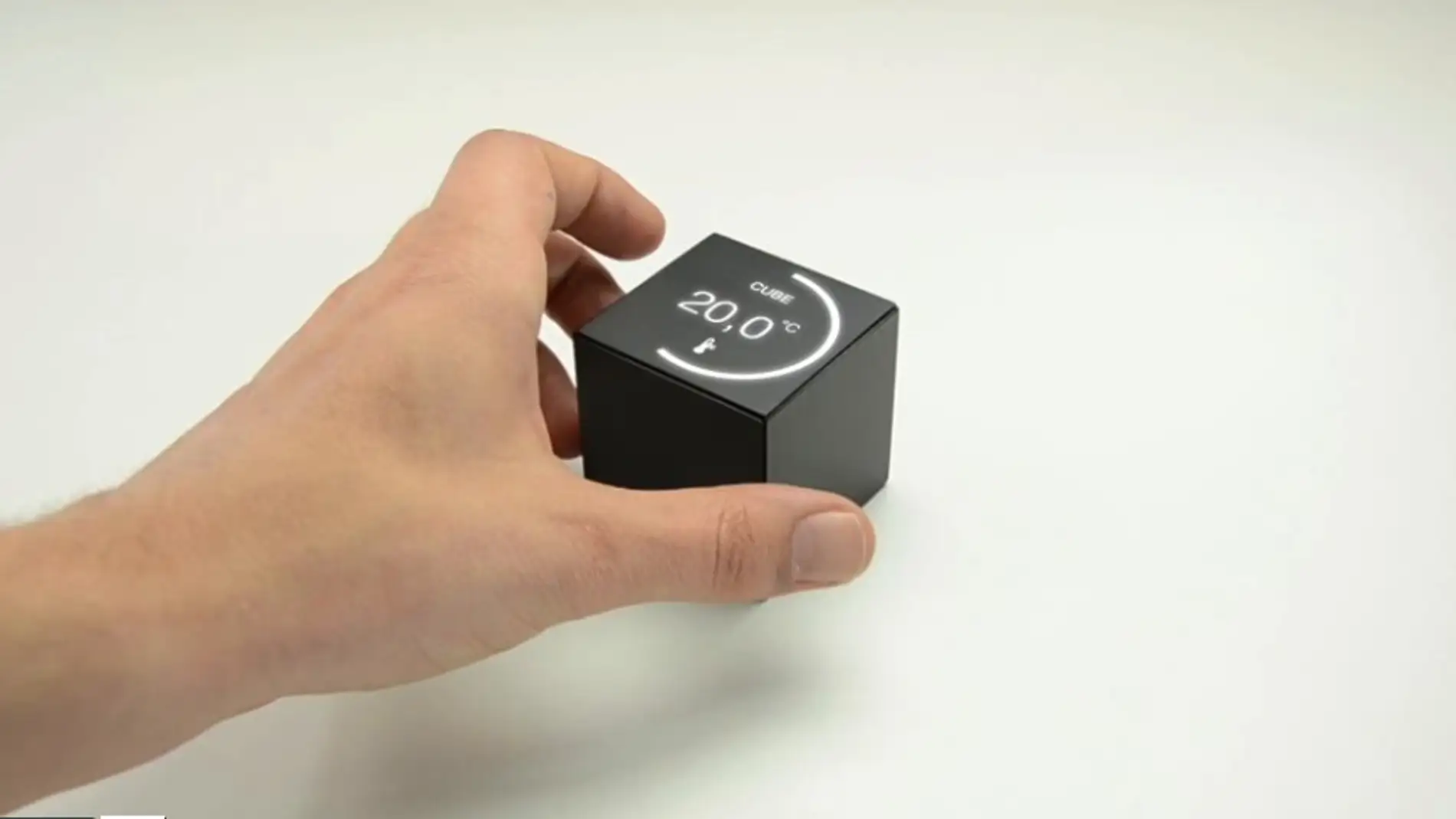 Cube, un mando de televisión