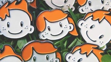 Un pin pelirrojo