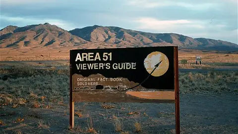 Según el director de la NASA Frank Bolden, el área 51 existe Cartel del Área 51 existe