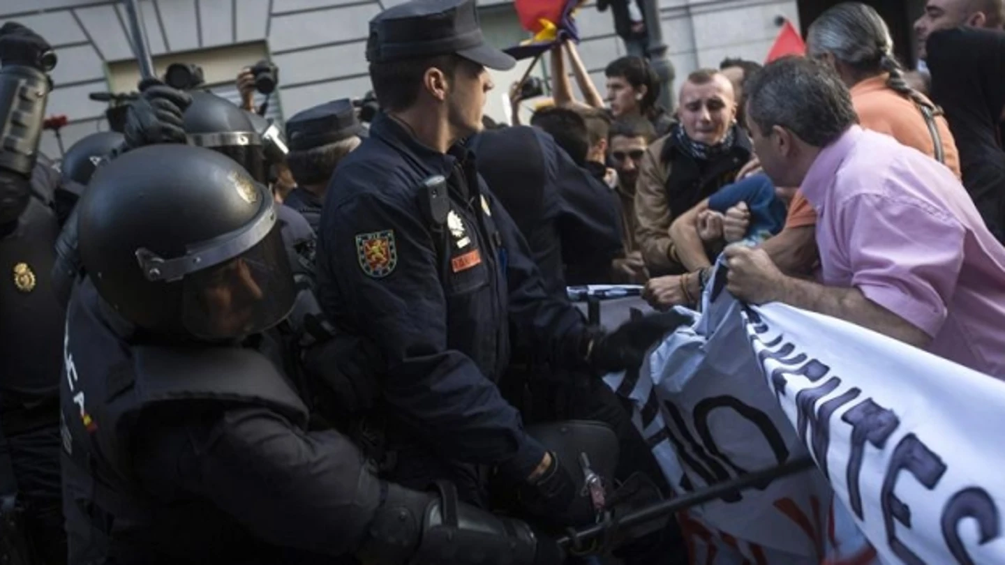 Efectivos policiales en una manifestación Efectivos policiales en una manifestación
