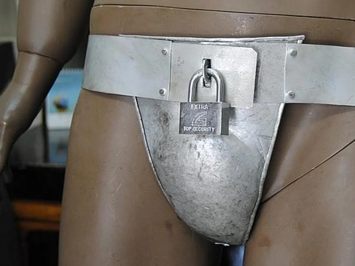 bronce Inconsciente apuntalar Los cinturones de castidad para hombres se extienden en Kenia ante posibles  ataques