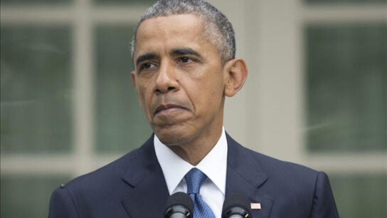 Obama pide el fin de la violencia armada y el racismo en una conmovedora eleg&iacute;a