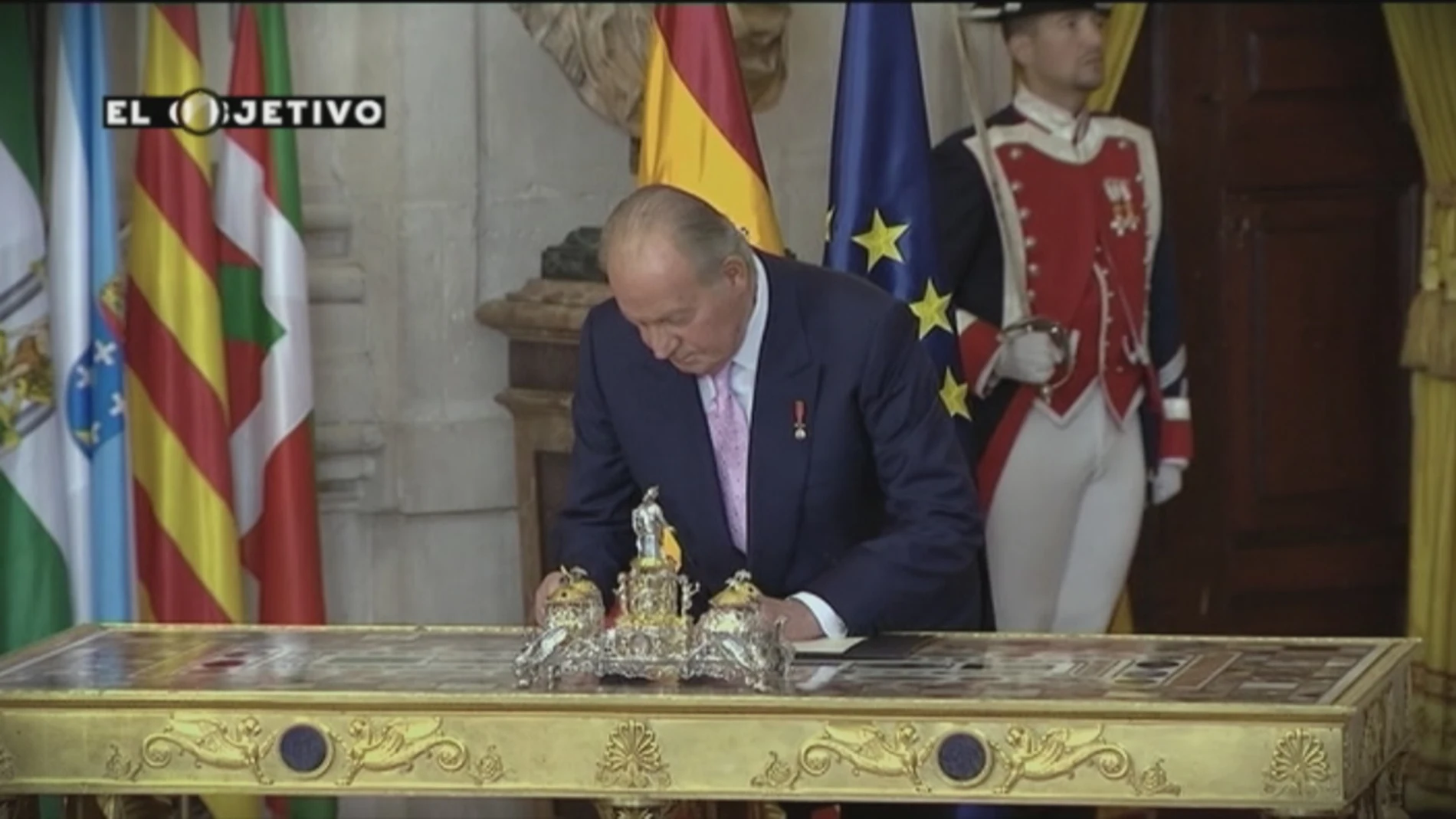 Juan Carlos I abdica de la Corona de España