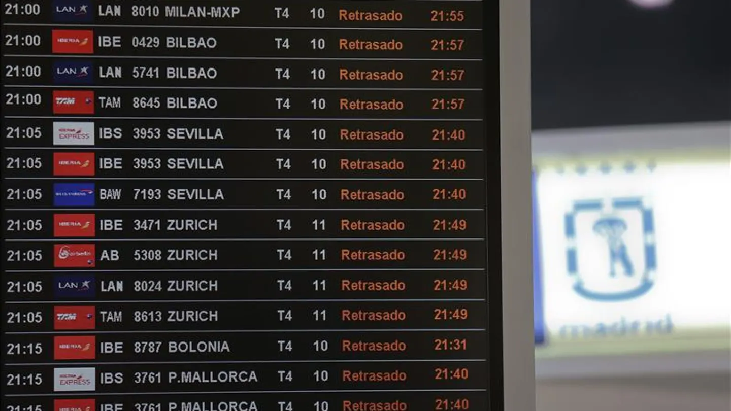 Los controladores aéreos harán nuevos paros parciales en julio Los controladores aéreos harán nuevos paros parciales en julio
