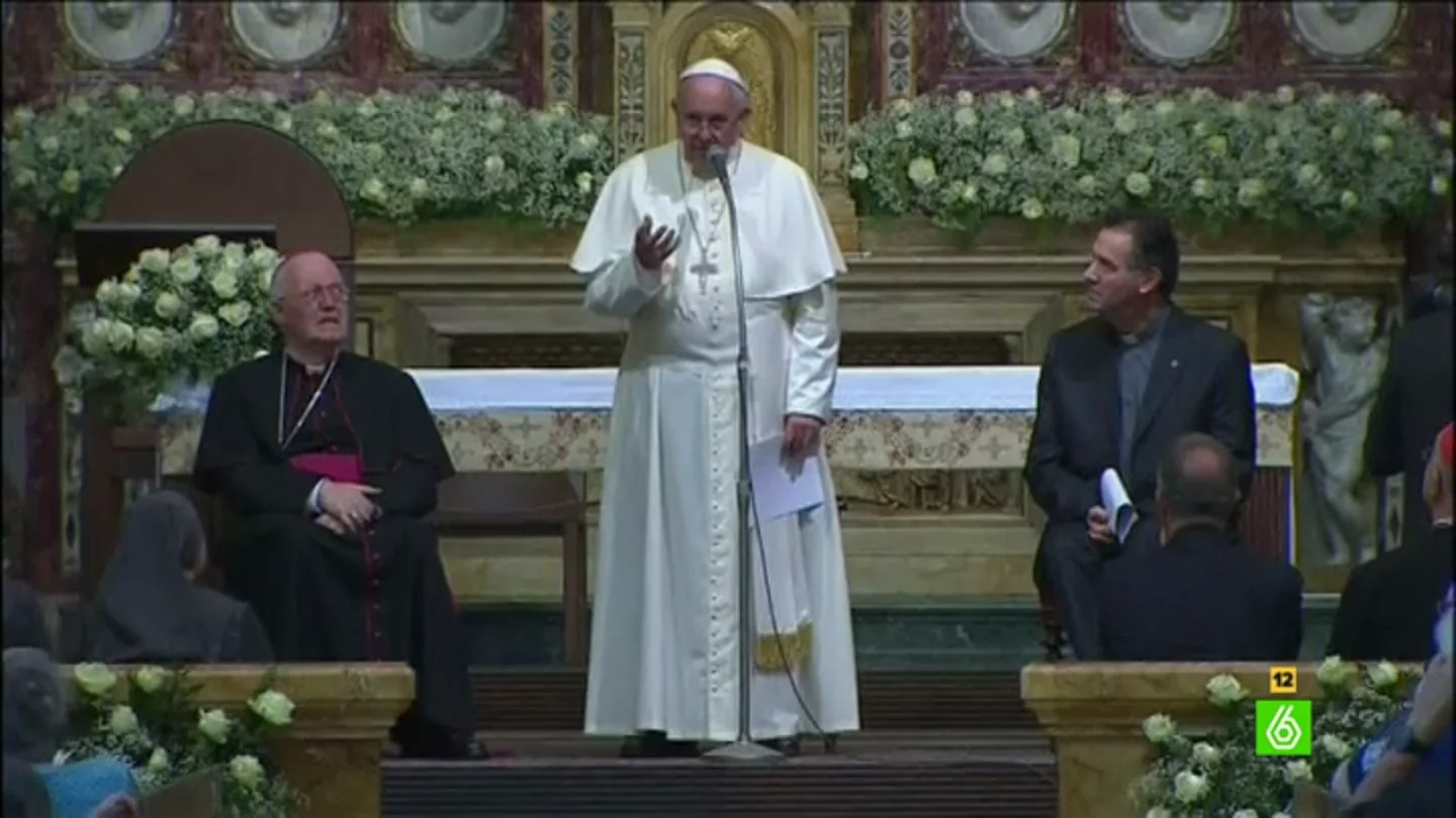 El papa Francisco cuenta un chiste en misa El papa Francisco cuenta un chiste en misa