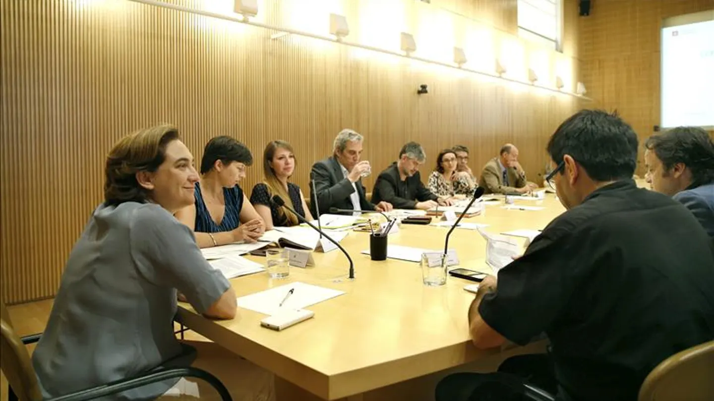 Ada Colau avisa: No tratará con bancos que desahucien Ada Colau avisa: No tratará con bancos que desahucien