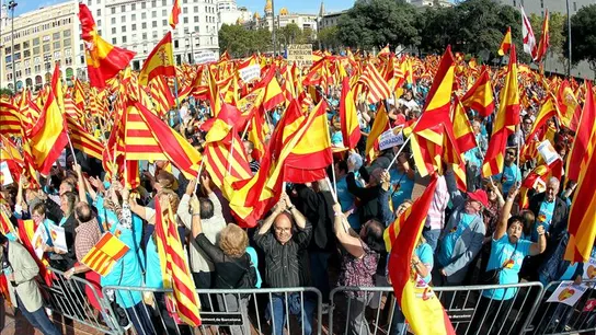 Concentración en la Plaza de Catalunya promovida por "Som Catalunya, Somos España", Concentración en la Plaza de Catalunya promovida por "Som Catalunya, Somos España",