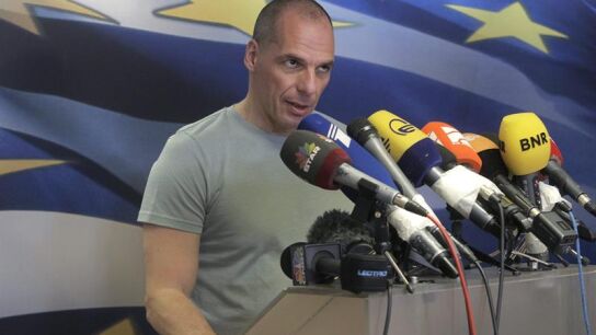 El ministro de finanzas griego, Yanis Varufakis, en rueda de prensa tras el refer&eacute;ndum.