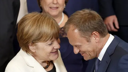 El presidente del Consejo Europeo, Donald Tusk y Angela Merkel El presidente del Consejo Europeo, Donald Tusk y Angela Merkel