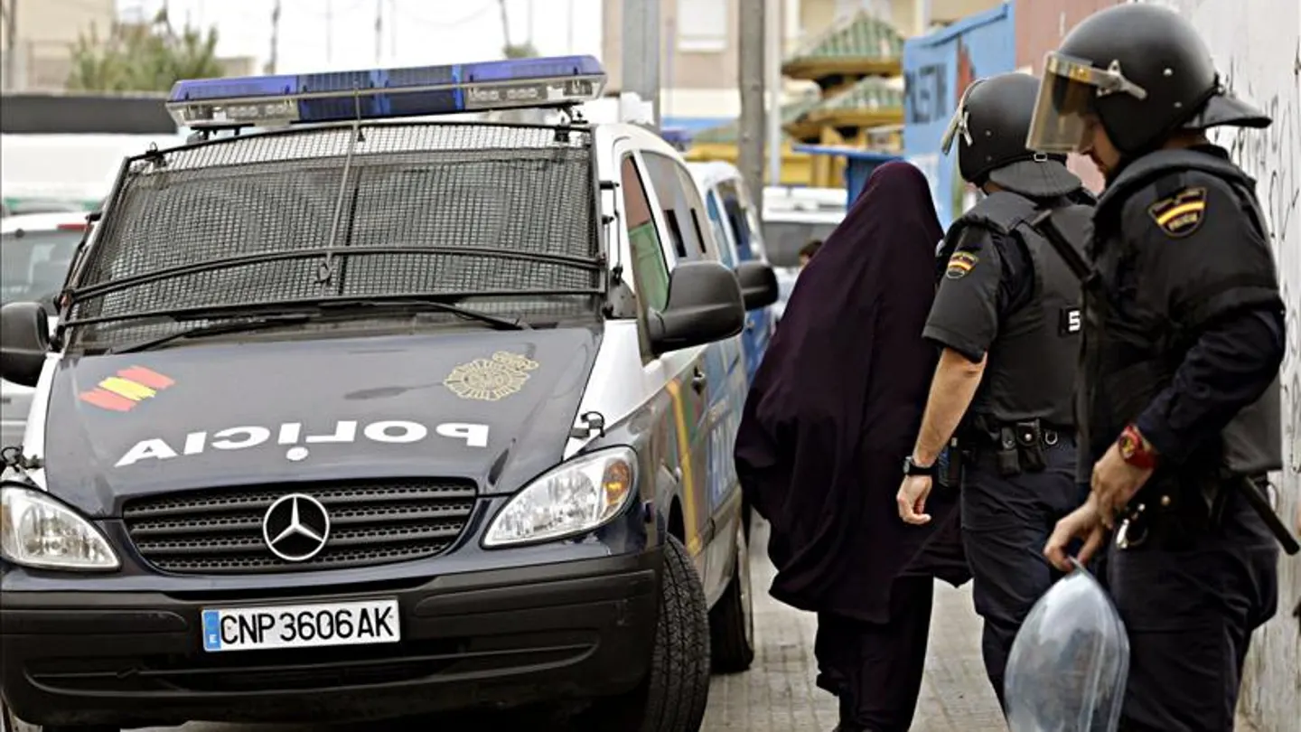 Policía Nacional en una operación contra una célula vinculada a ISIS Policía Nacional en una operación contra una célula vinculada a ISIS