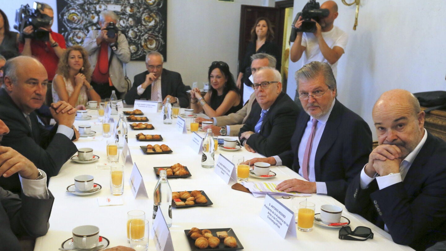 Desayuno informativo del ministro de Cultura, M&eacute;ndez de Vigo, con el sector del cine
