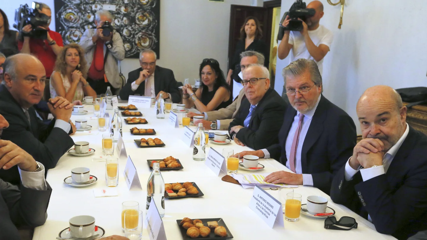 Desayuno informativo del ministro de Cultura, Méndez de Vigo, con el sector del cine Desayuno informativo del ministro de Cultura, Méndez de Vigo, con el sector del cine