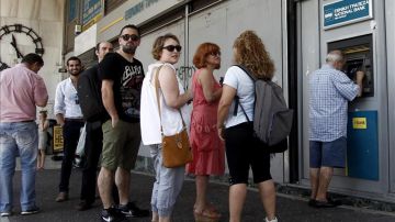 Grecia prorroga corralito hasta próximo domingo con las mismas restricciones