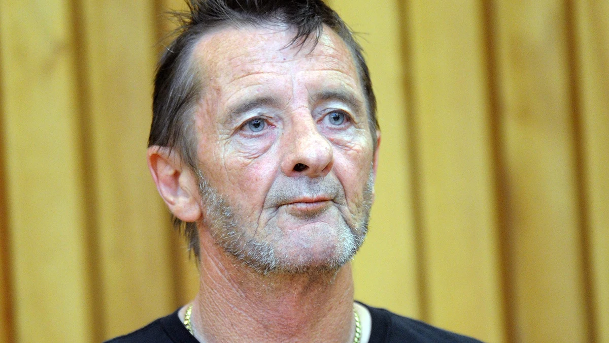 El exbatería de la banda de rock AC/DC, Phil Rudd, arrestado por pronunciar amenazas de muerte y por posesión de droga