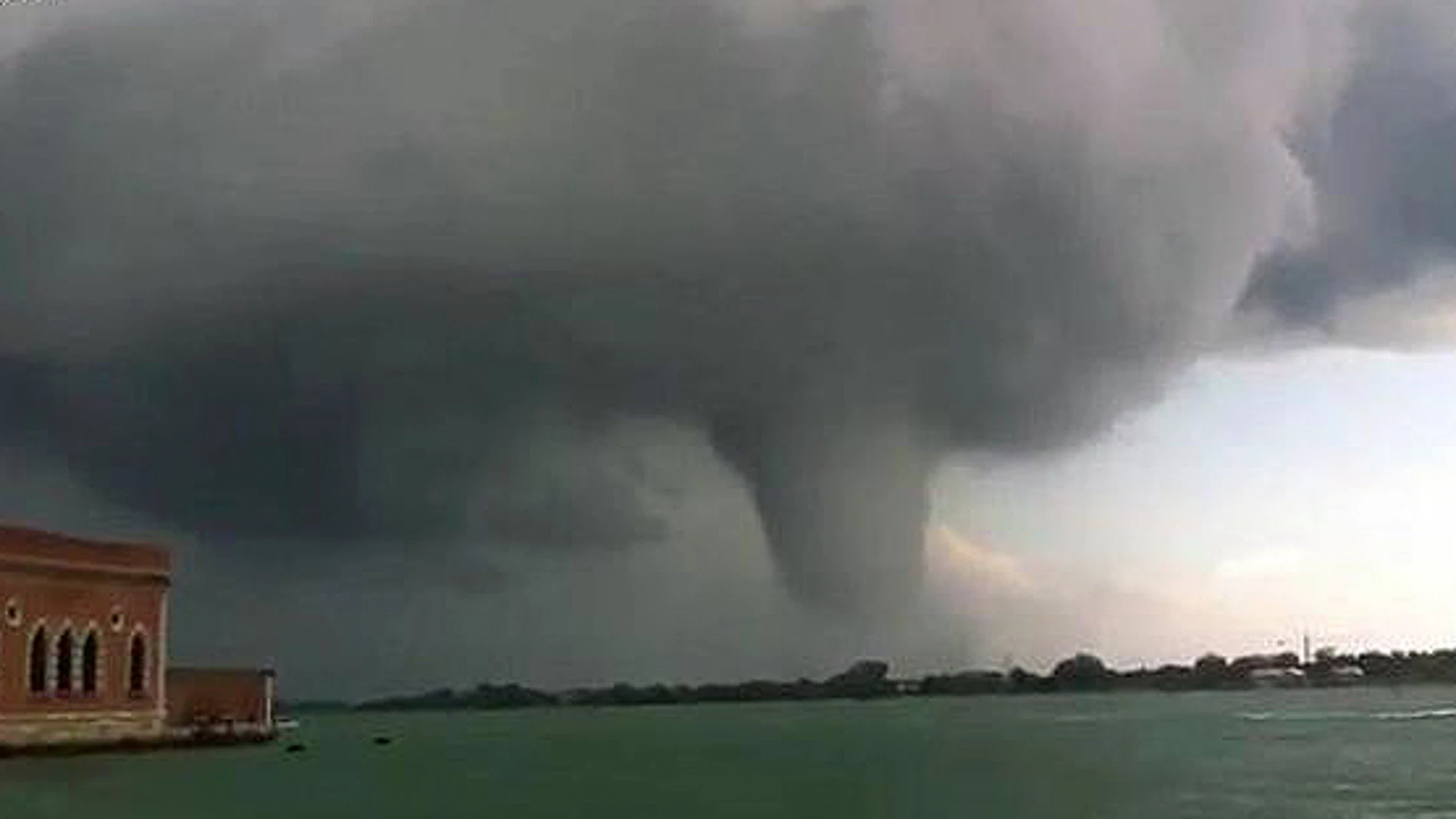 Sorprendente tornado en Venecia