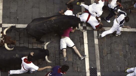 Los toros del ganadero madrile&ntilde;o Victoriano del R&iacute;o durante el tercer encierro
