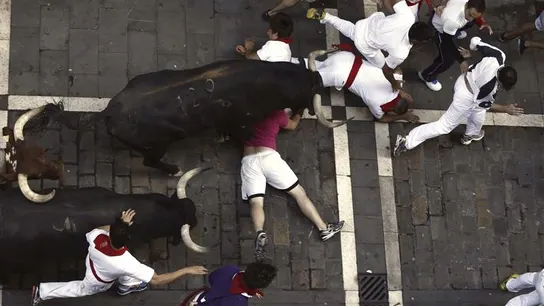 Los toros del ganadero madrileño Victoriano del Río durante el tercer encierro Los toros del ganadero madrileño Victoriano del Río durante el tercer encierro