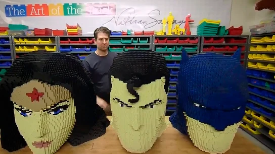 Nathan Sawaya, junto a varias de sus esculturas Lego Nathan Sawaya, junto a varias de sus esculturas Lego