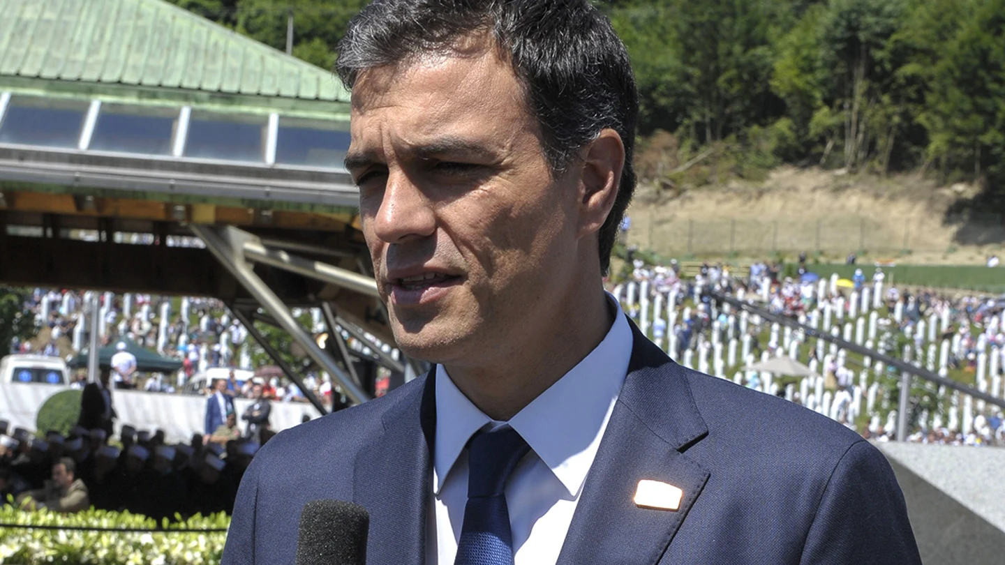 Pedro Sánchez en el acto conmemorativo de Bosnia. Pedro Sánchez en el acto conmemorativo de Bosnia.
