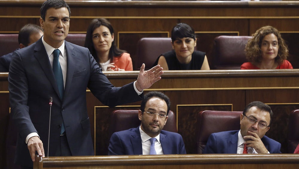 El líder del PSOE, Pedro Sánchez, durante una intervención en el pleno del Congreso
