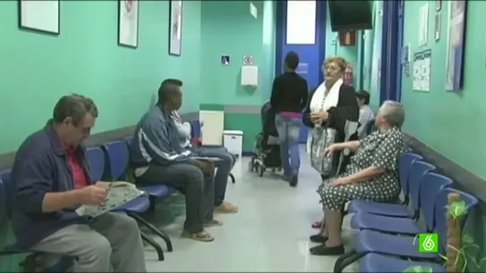 Los inmigrantes irregulares podrán tener tarjeta sanitaria en la Comunidad Valenciana Los inmigrantes irregulares podrán tener tarjeta sanitaria en la Comunidad Valenciana