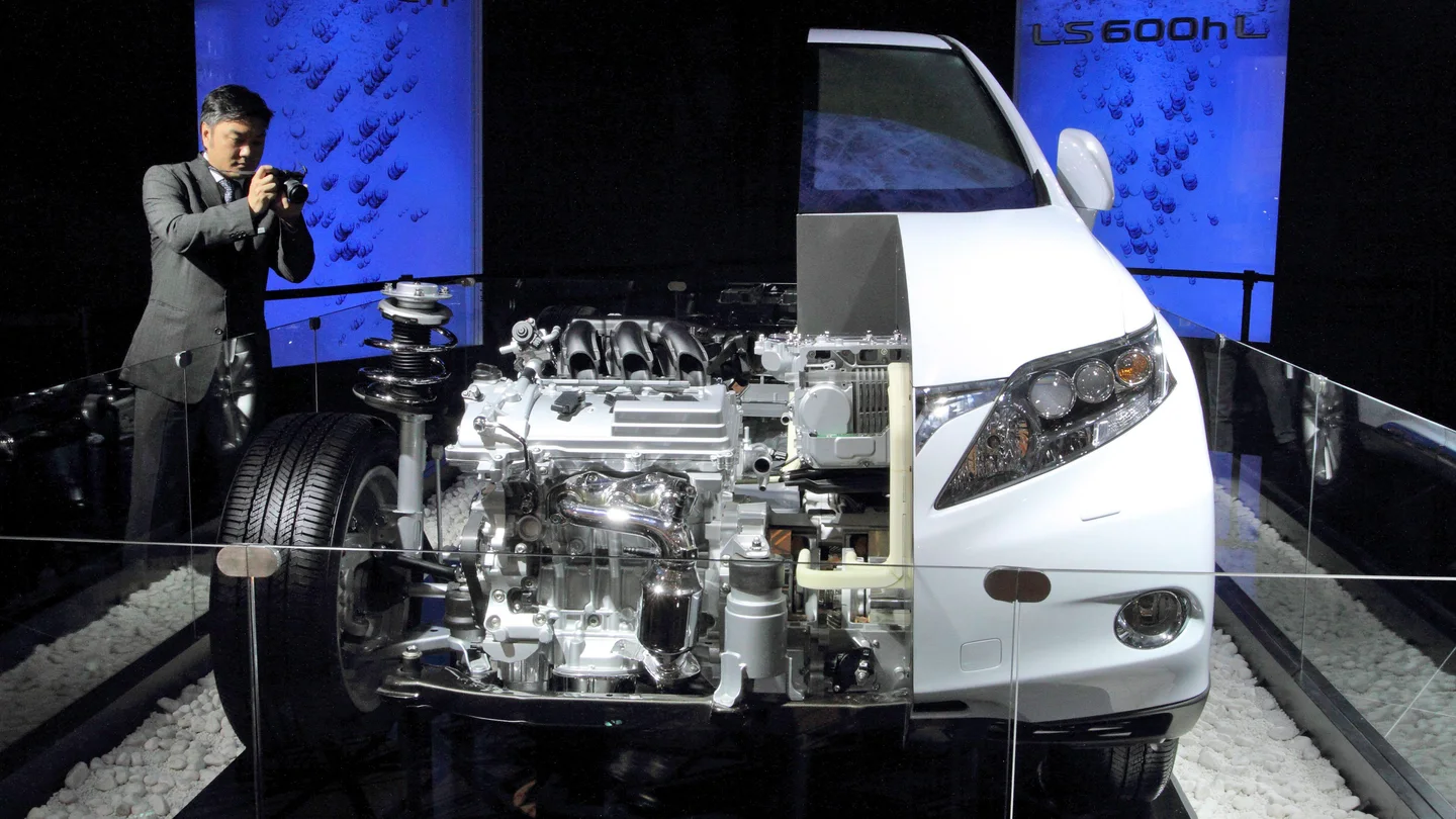 Una maqueta del Lexus Hybrid Drive RX450h Una maqueta del Lexus Hybrid Drive RX450h
