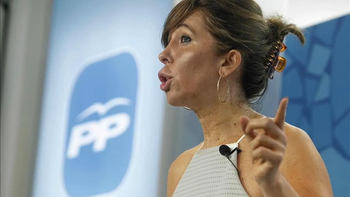 Sánchez-Camacho pide a Mas respeto por el rey Sánchez-Camacho pide a Mas respeto por el rey