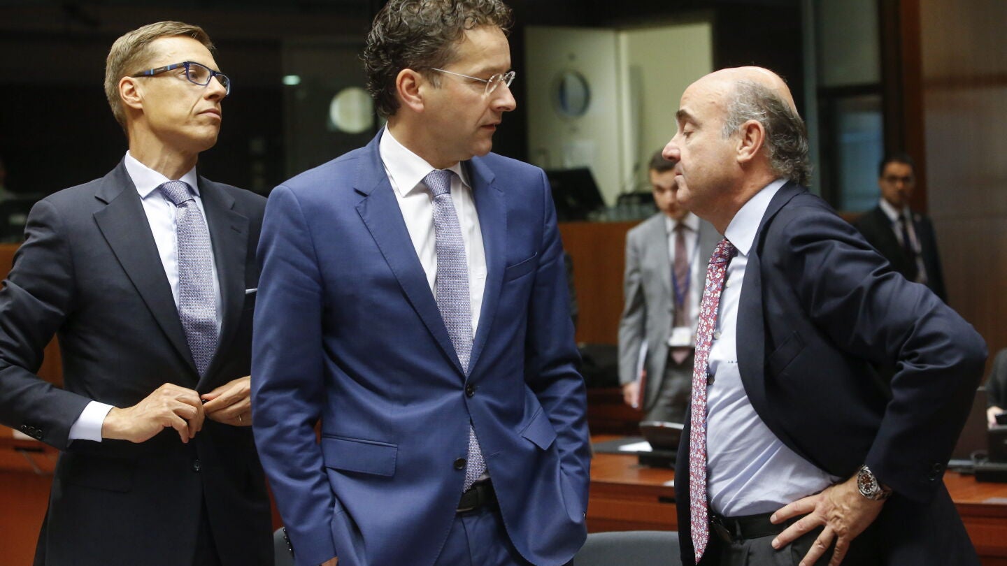 De Guindos charla con Jeroen Dijsselbloem