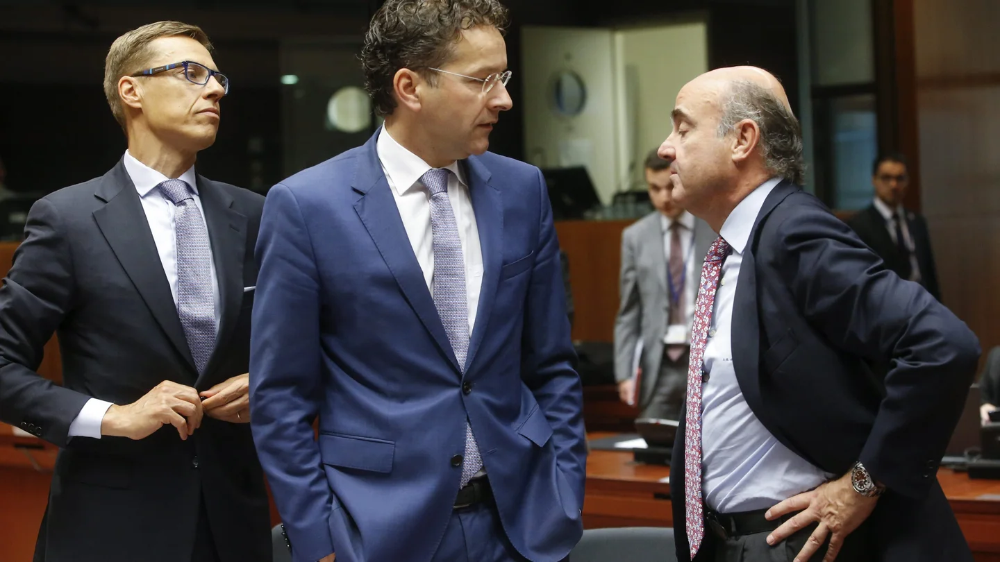 De Guindos charla con Jeroen Dijsselbloem De Guindos charla con Jeroen Dijsselbloem