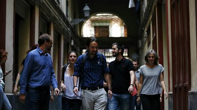 El secretario general de Podemos, Pablo Iglesias, y los coordinadores nacionales de ICV Joan Herrera y Dolors Camats.