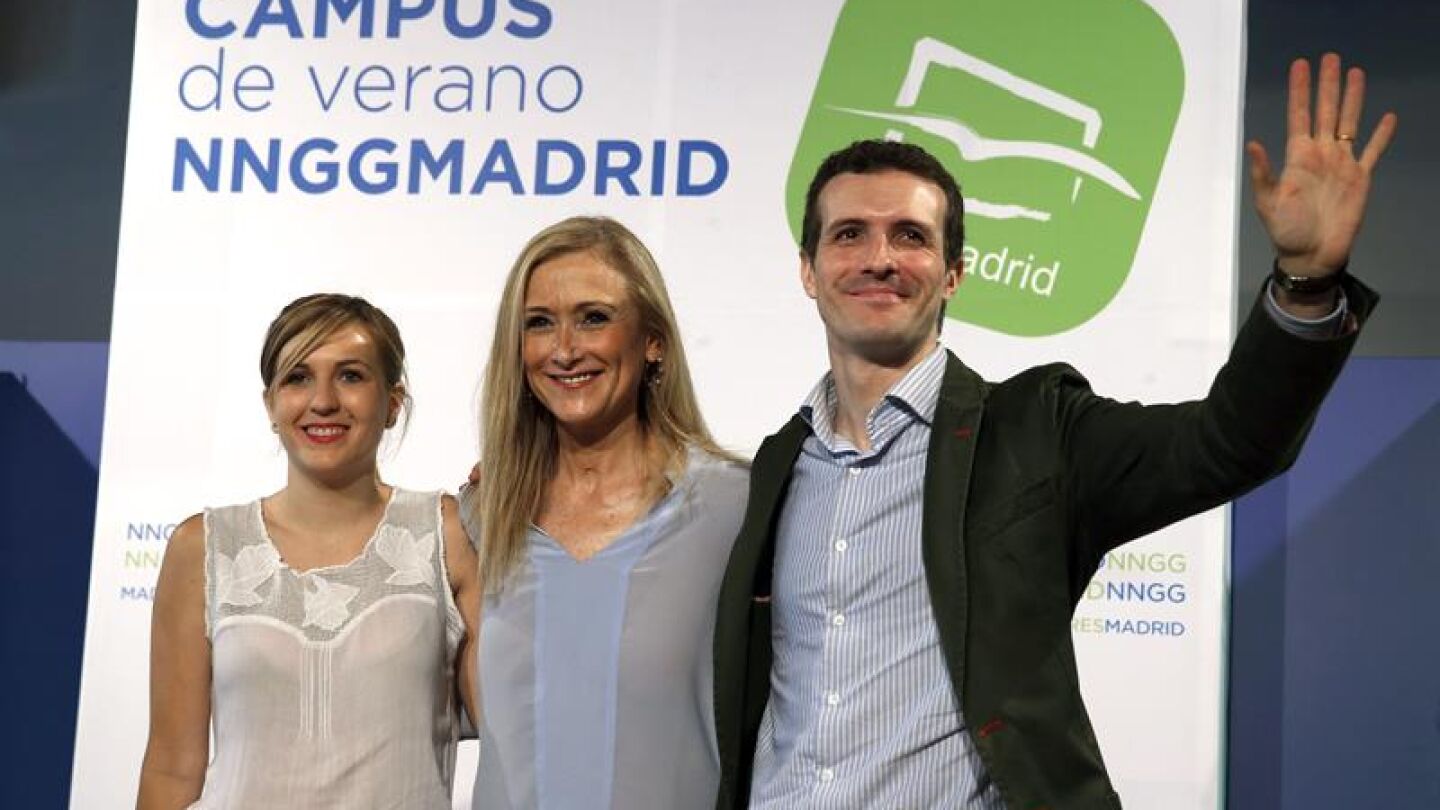 Pablo Casado y Cristina Cifuentes en el acto de clausura del Campus de verano