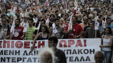 Manifestación en Atenas en contra de la aprobación del segundo paquete de reformas