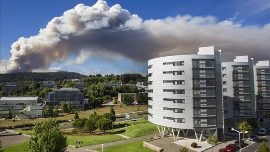 Declarado a las puertas de Santiago un incendio de situación dos Declarado a las puertas de Santiago un incendio de situación dos