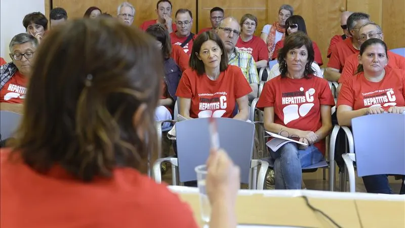 Reunión de una de las plataformas de afectados por la Hepatitis C